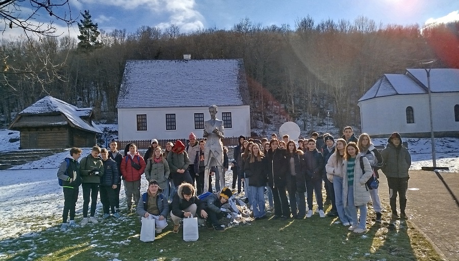 Terenska nastava osmaša u Karlovac i Smiljan