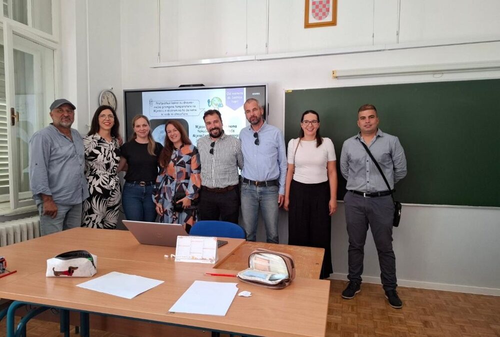 Donacijama prikupljena sredstva za nabavu novog interaktivnog ekrana u Područnoj školi “Eugen Kumičić”